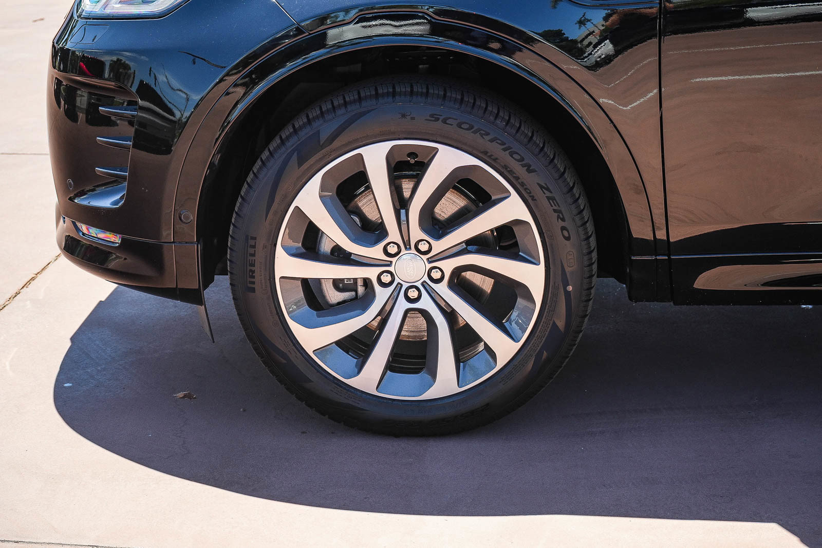 Certified 2024 Land Rover Discovery Sport Dynamic SE AWD/4WD image 12