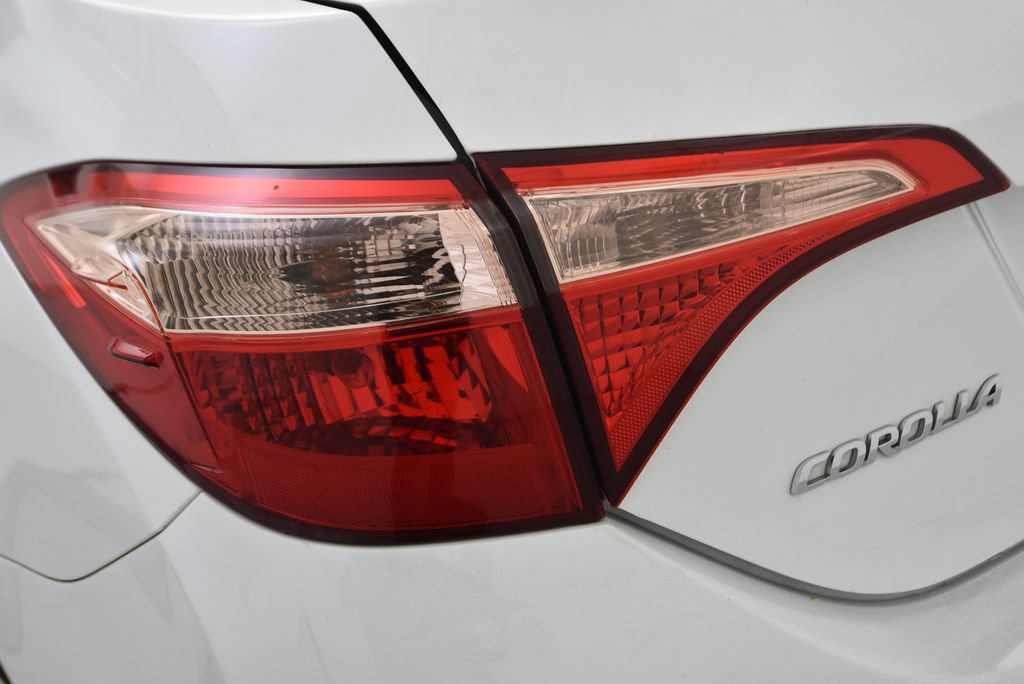 Used 2017 Toyota Corolla LE FWD image 35
