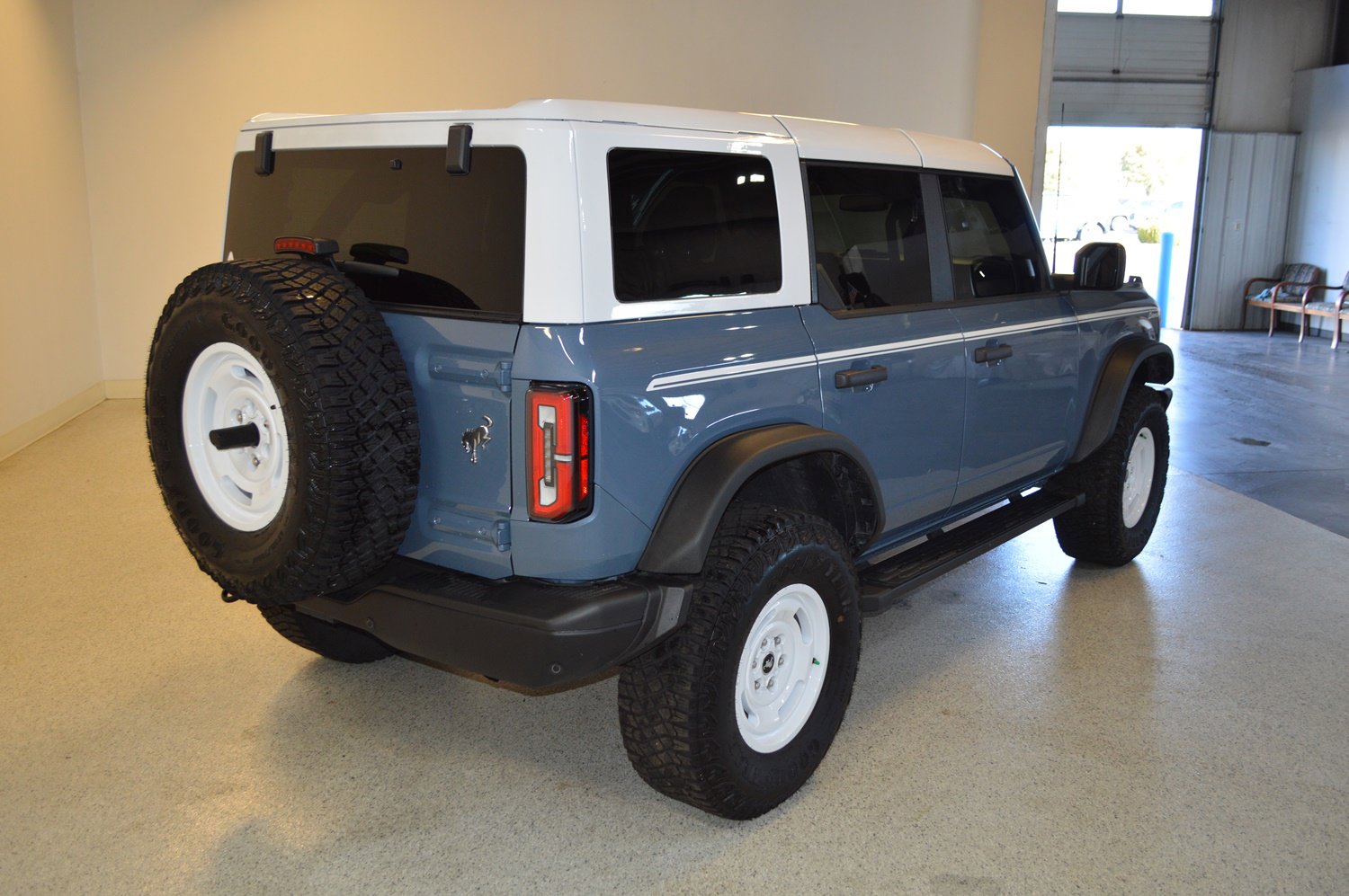 Used 2024 Ford Bronco Heritage Edition image 3