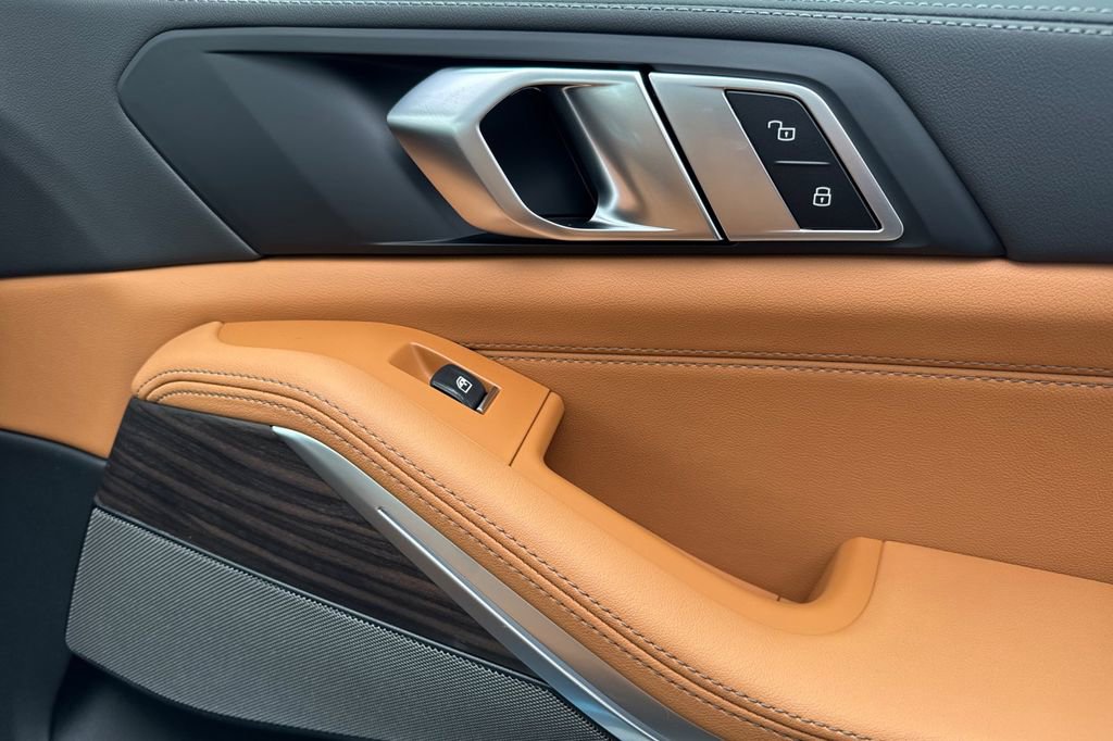New 2026 BMW X5 sDrive40i w/ Climate Comfort Package image 19