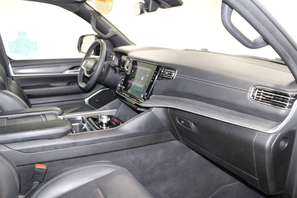 Used 2023 Jeep Wagoneer L Series II image 29
