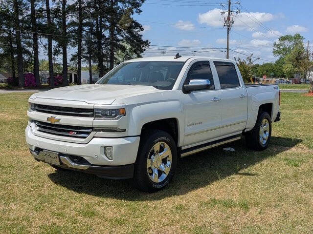 Used 2017 Chevrolet Silverado 1500 LTZ Z71 w/ LTZ Plus Package AWD/4WD image 7