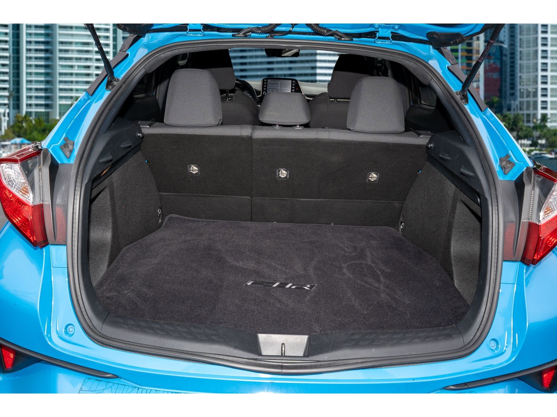 Used 2019 Toyota C-HR XLE image 9