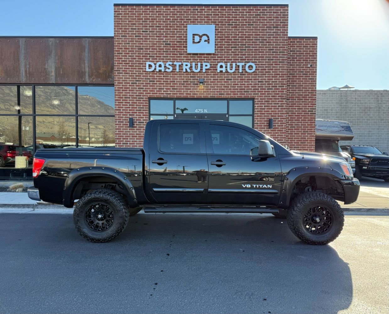 Used 2015 Nissan Titan SV w/ SV Value Truck Package image 8