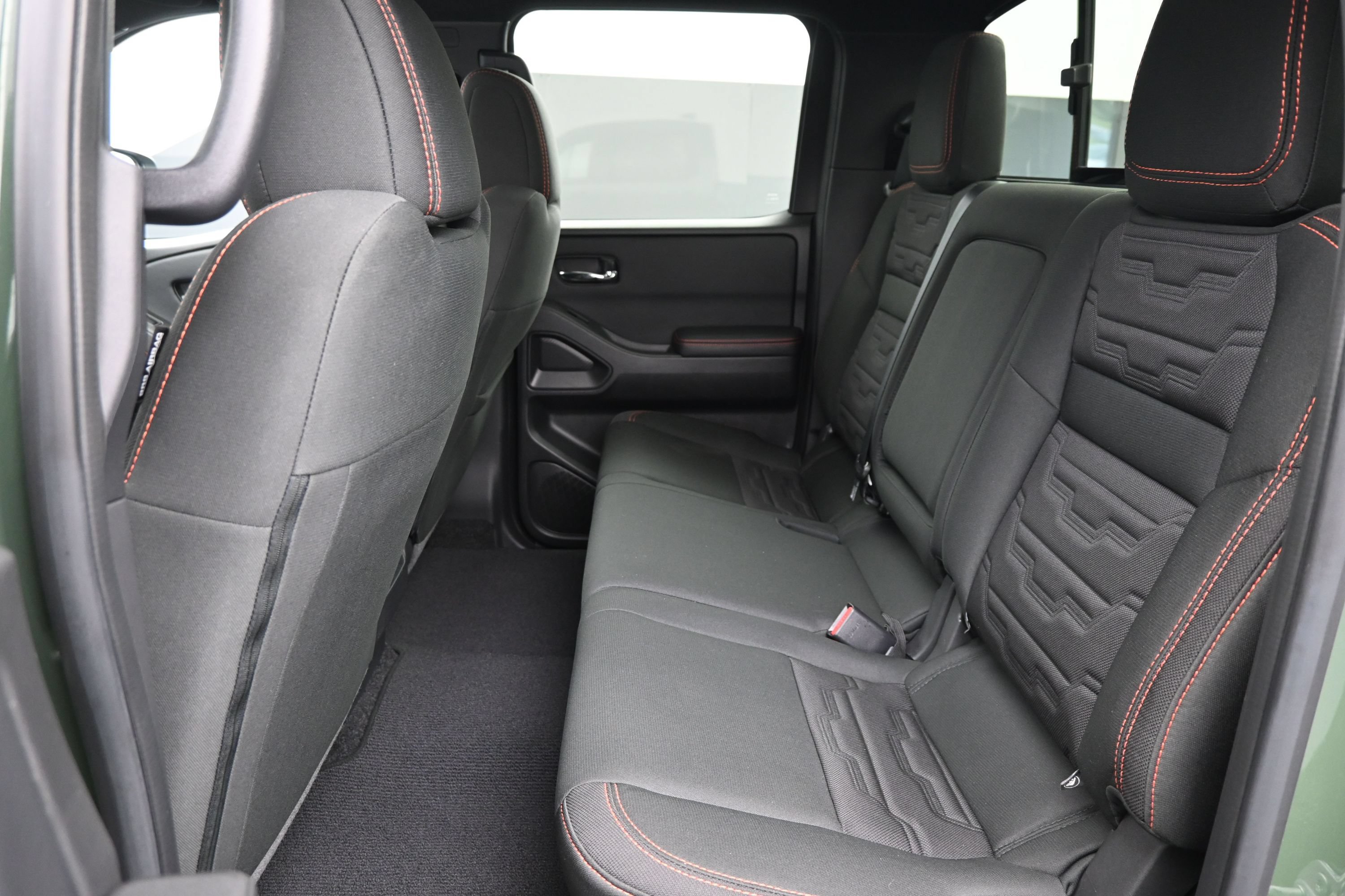 Used 2025 Nissan Frontier Pro-X RWD image 17