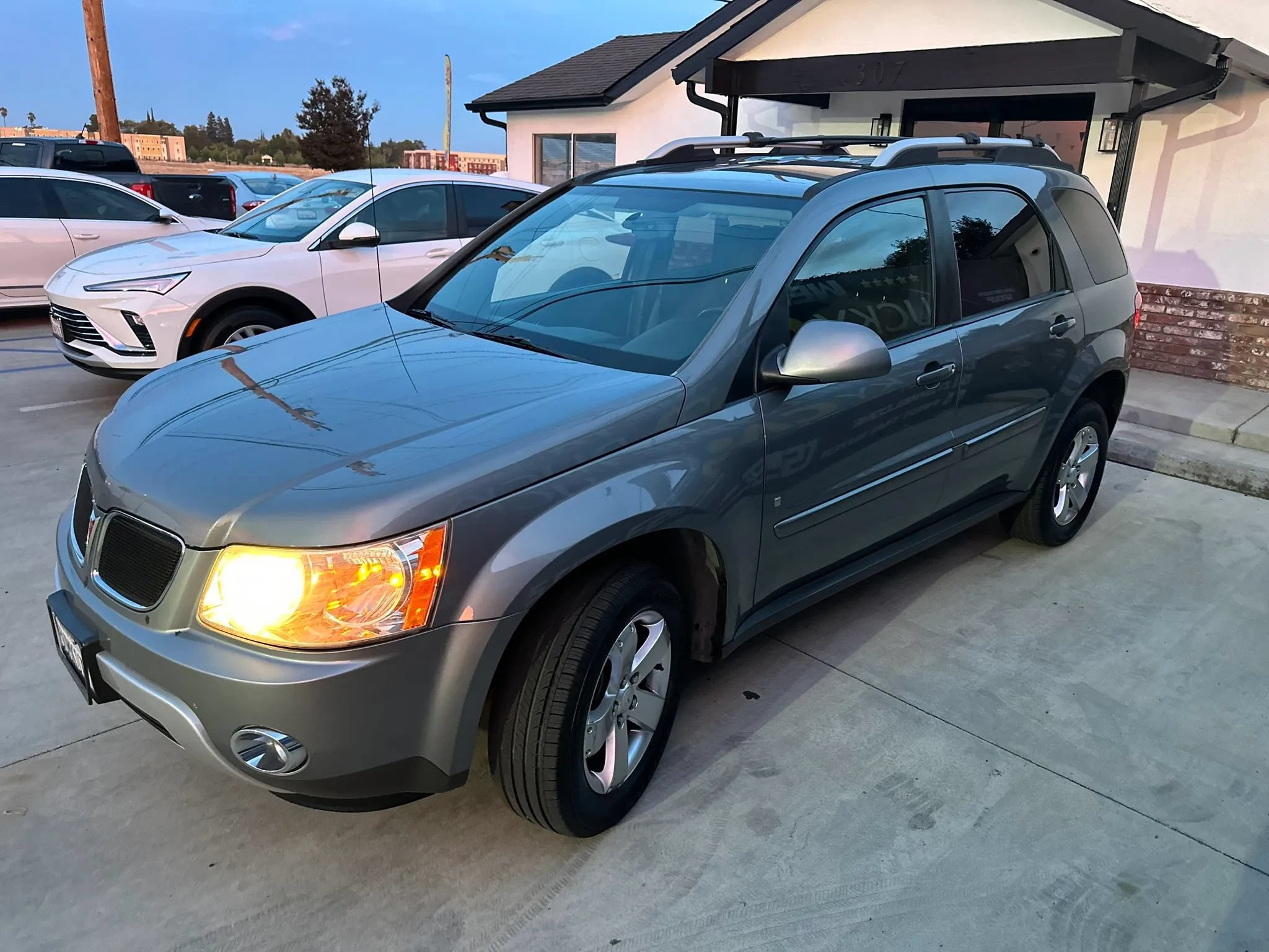 Used 2006 Pontiac Torrent 2WD w/ Preferred Package image 16