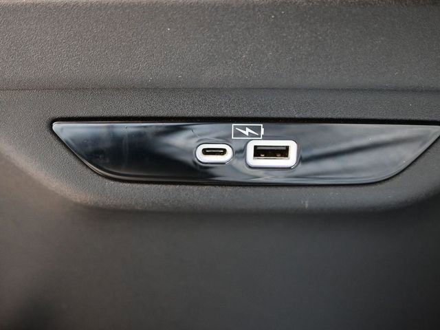 Used 2023 Chrysler Pacifica Limited FWD image 27