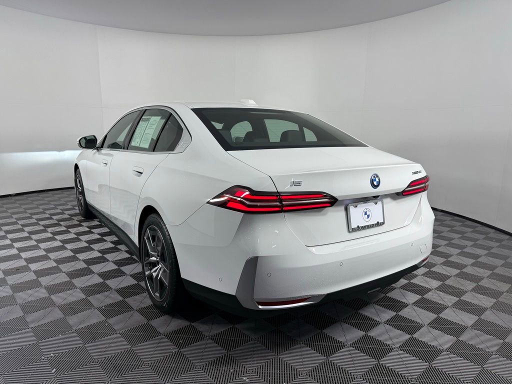 Used 2025 BMW i5 xDrive40 w/ M Sport Package image 7