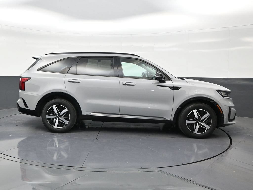 Used 2023 Kia Sorento EX w/ Panoramic Sunroof Package FWD image 6