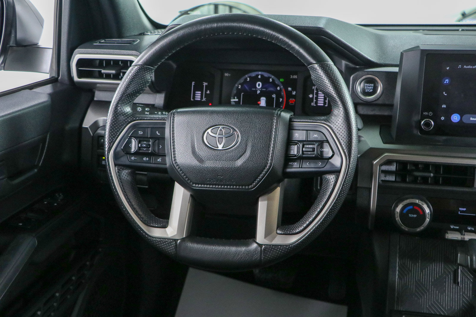 Used 2025 Toyota 4Runner TRD Sport AWD/4WD image 13