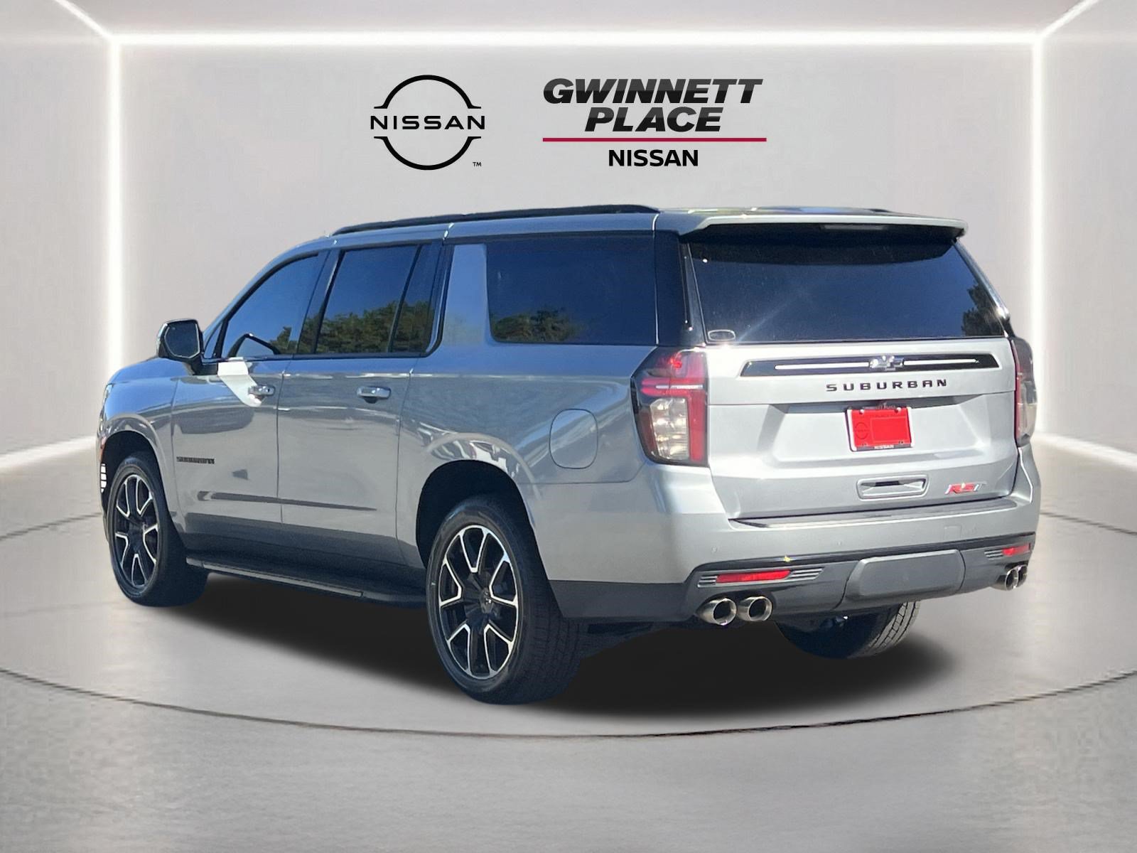Used 2023 Chevrolet Suburban RST w/ Sport Performance Package AWD/4WD image 23