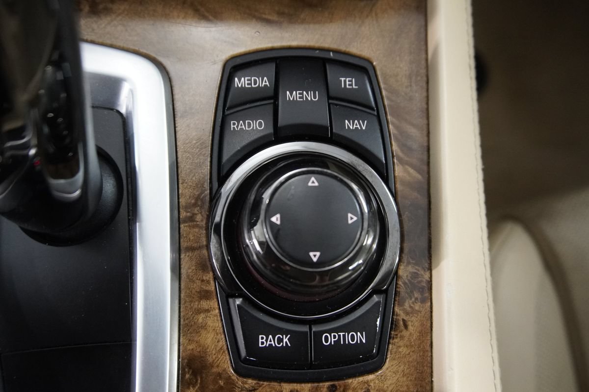 Used 2013 BMW 740Li xDrive w/ Executive Pkg AWD/4WD image 26
