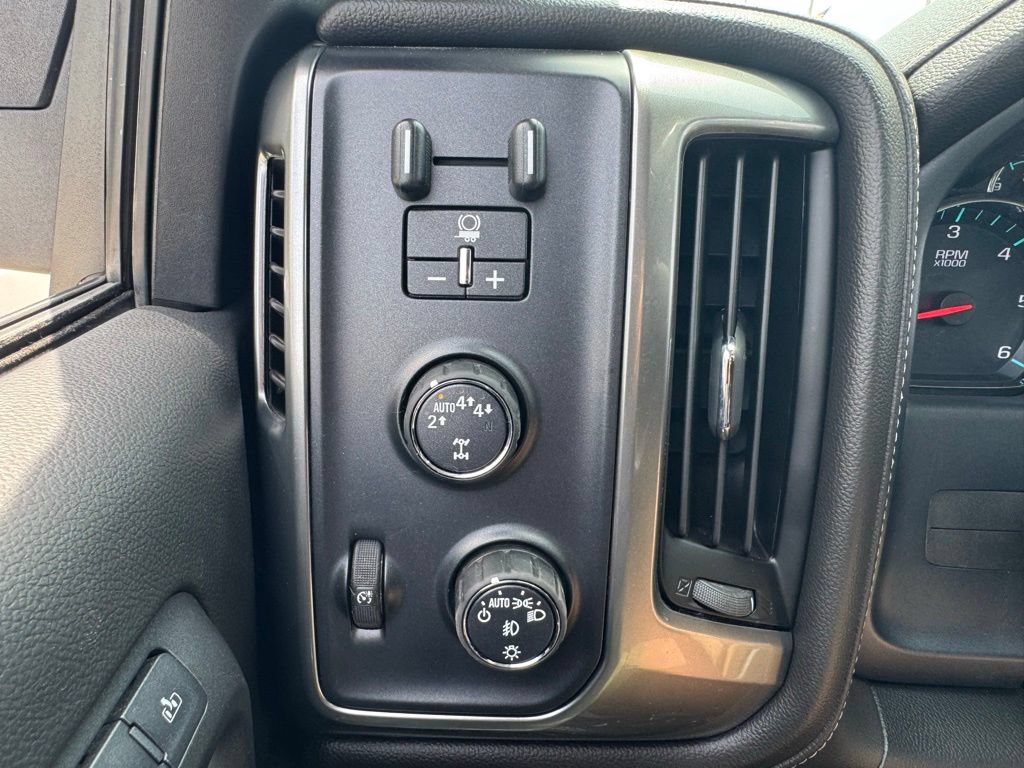 Used 2018 Chevrolet Silverado 1500 LTZ w/ Sport Package AWD/4WD image 33