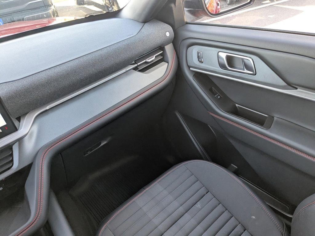 New 2026 Ford Explorer ST-Line w/ ST-Line Street Pack image 18