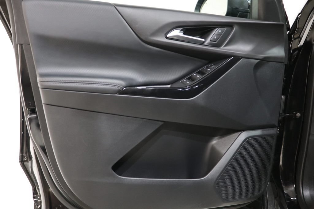 Used 2025 Chevrolet Equinox LT FWD image 16
