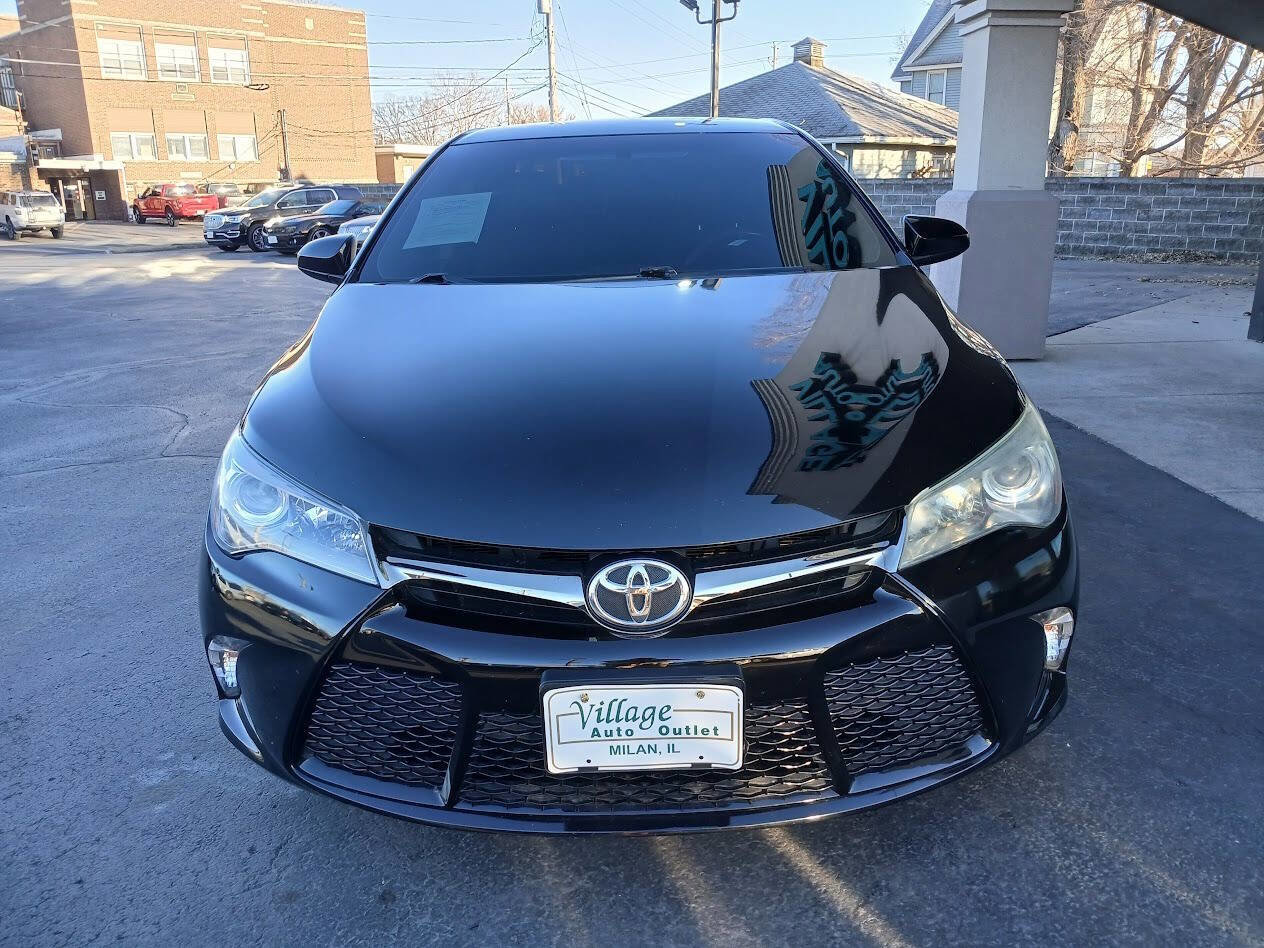 Used 2015 Toyota Camry SE FWD image 9