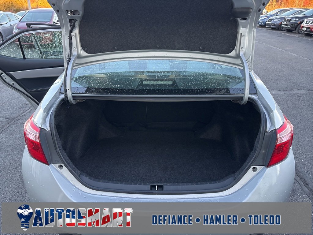 Used 2018 Toyota Corolla LE image 28