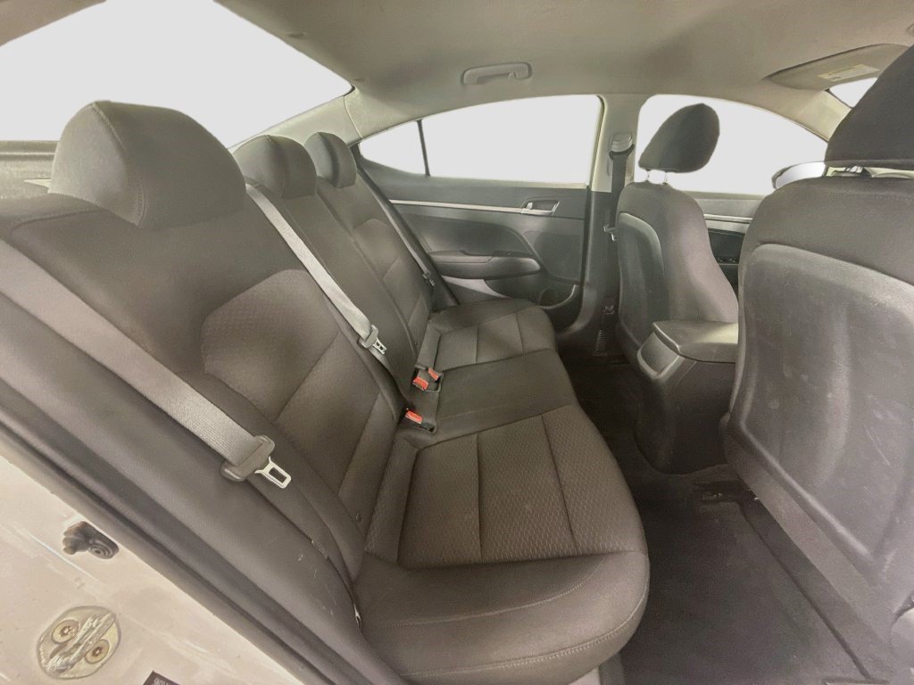 Used 2020 Hyundai Elantra SE w/ Cargo Package (C1) FWD image 24