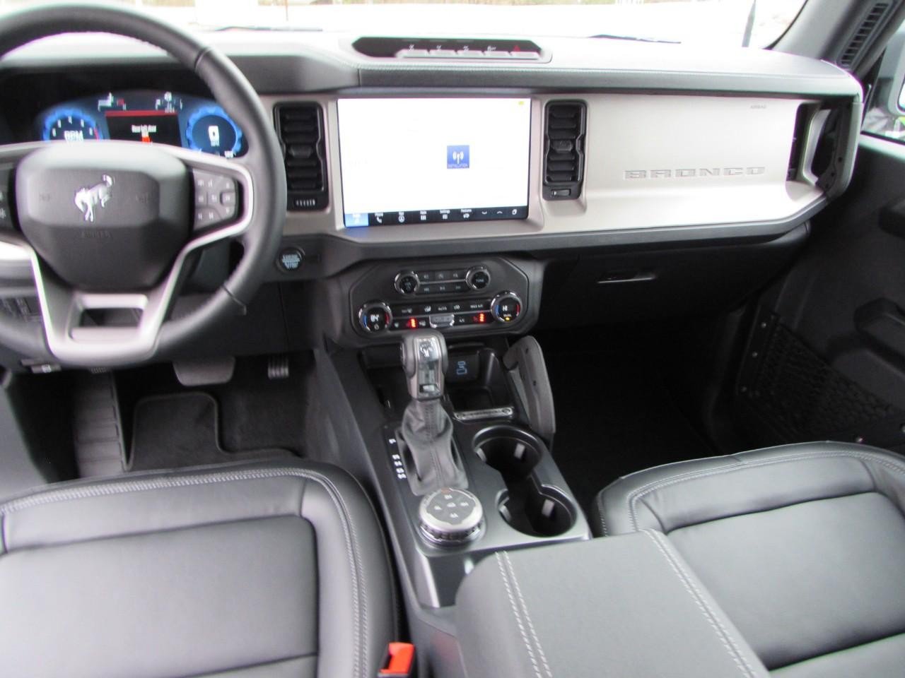 New 2025 Ford Bronco Outer Banks w/ Sasquatch Package AWD/4WD image 22