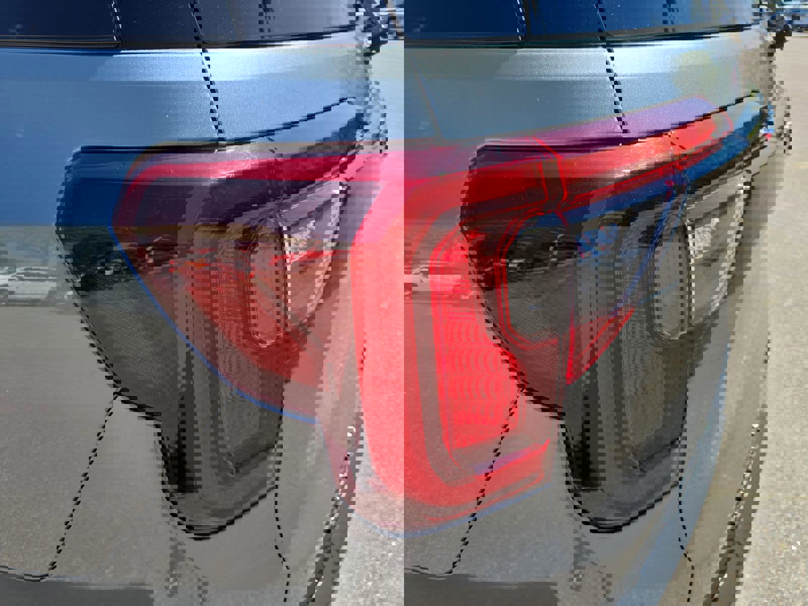 Used 2023 GMC Acadia SLE w/ Driver Convenience Package image 34