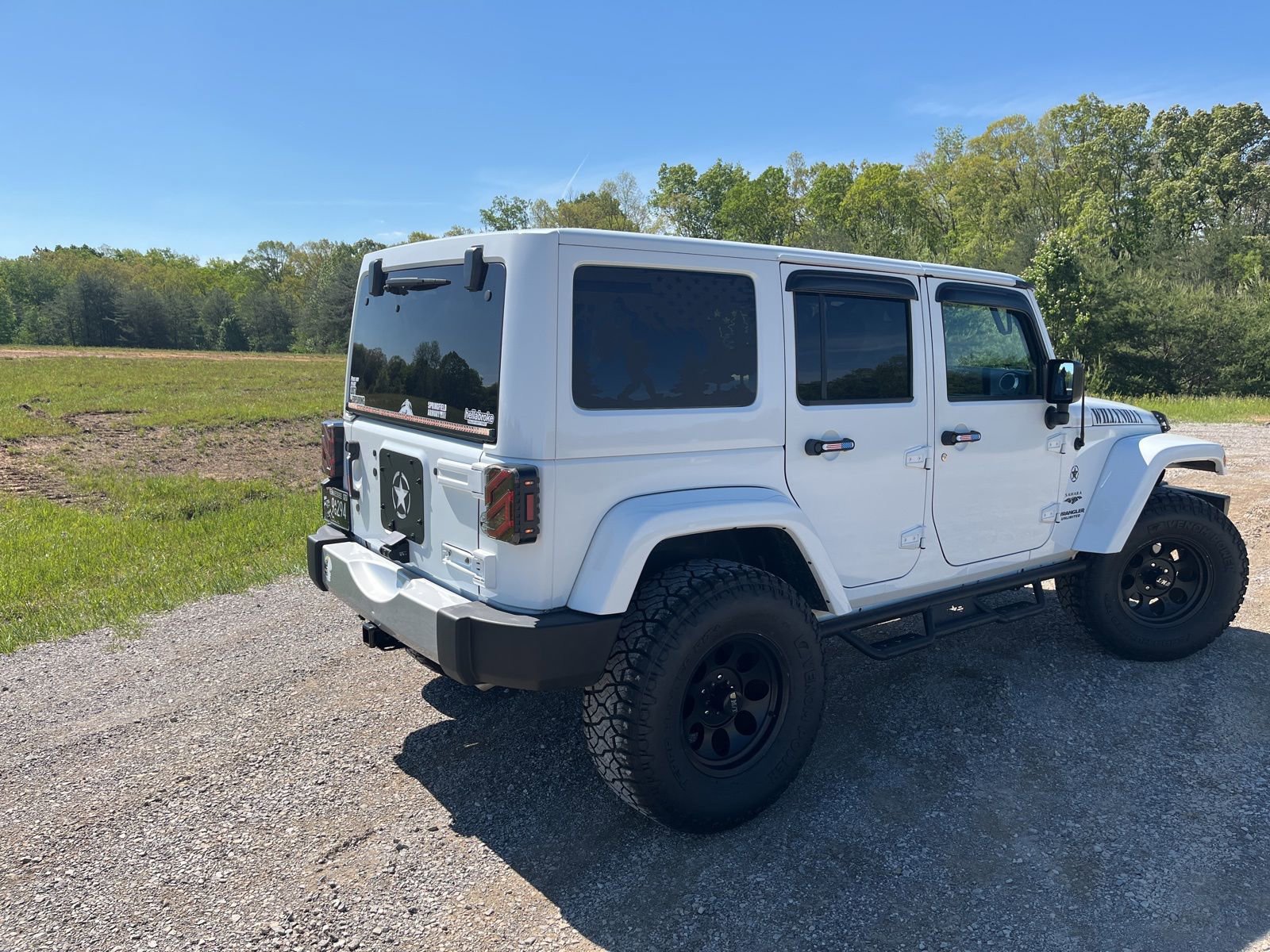 Used 2015 Jeep Wrangler Unlimited Sahara w/ Max Tow Package AWD/4WD image 8