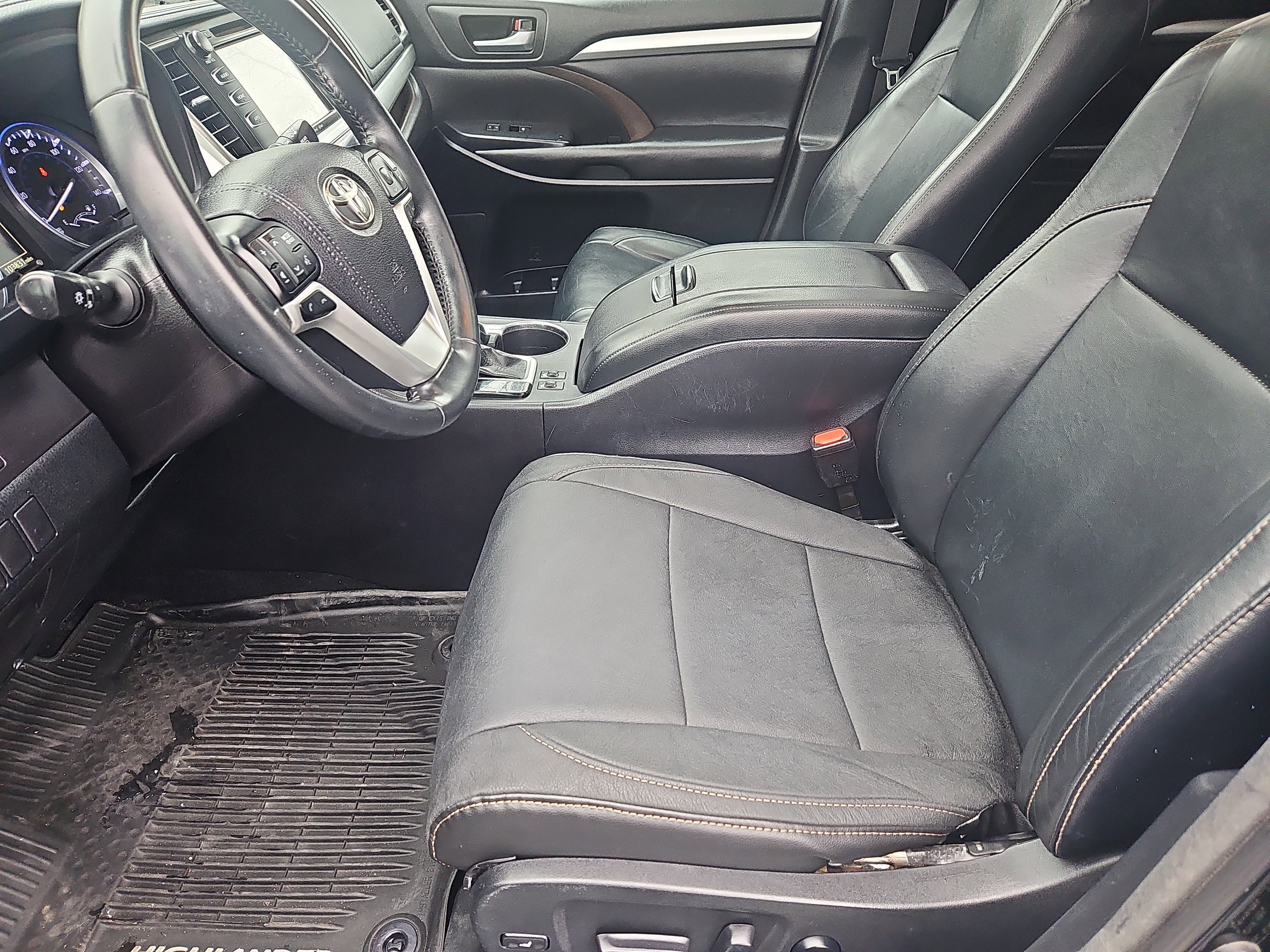 Used 2018 Toyota Highlander XLE image 30