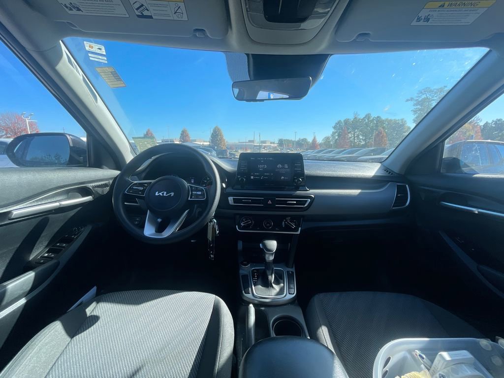 Used 2022 Kia Seltos LX image 28