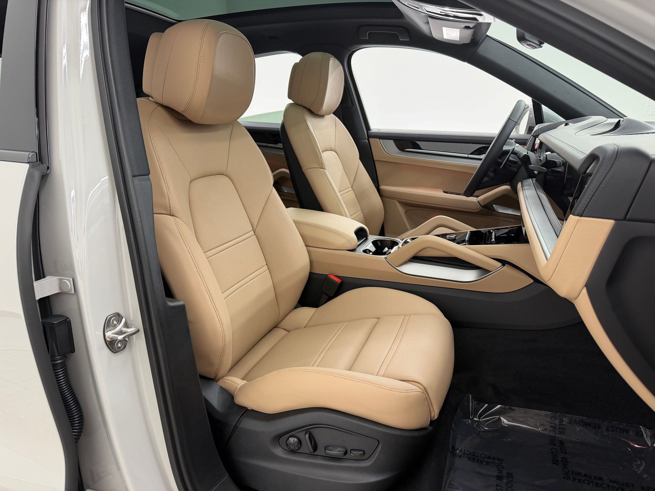 New 2026 Porsche Cayenne Coupe AWD/4WD image 26