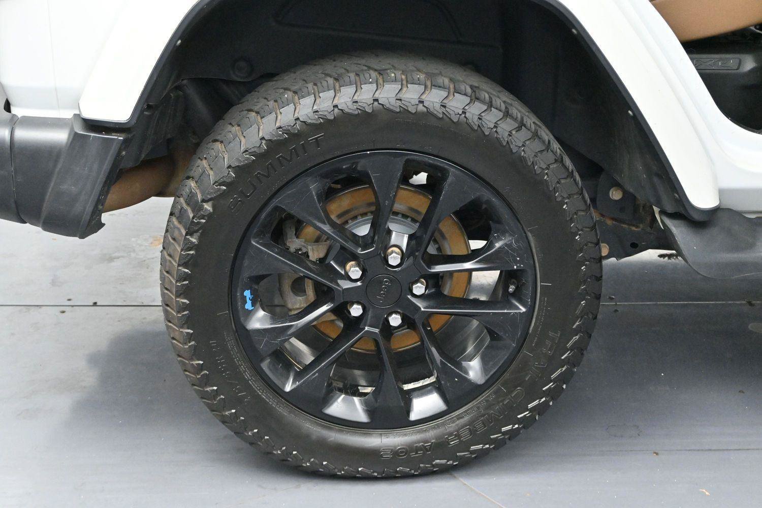 Used 2022 Jeep Wrangler Unlimited Sahara AWD/4WD image 33