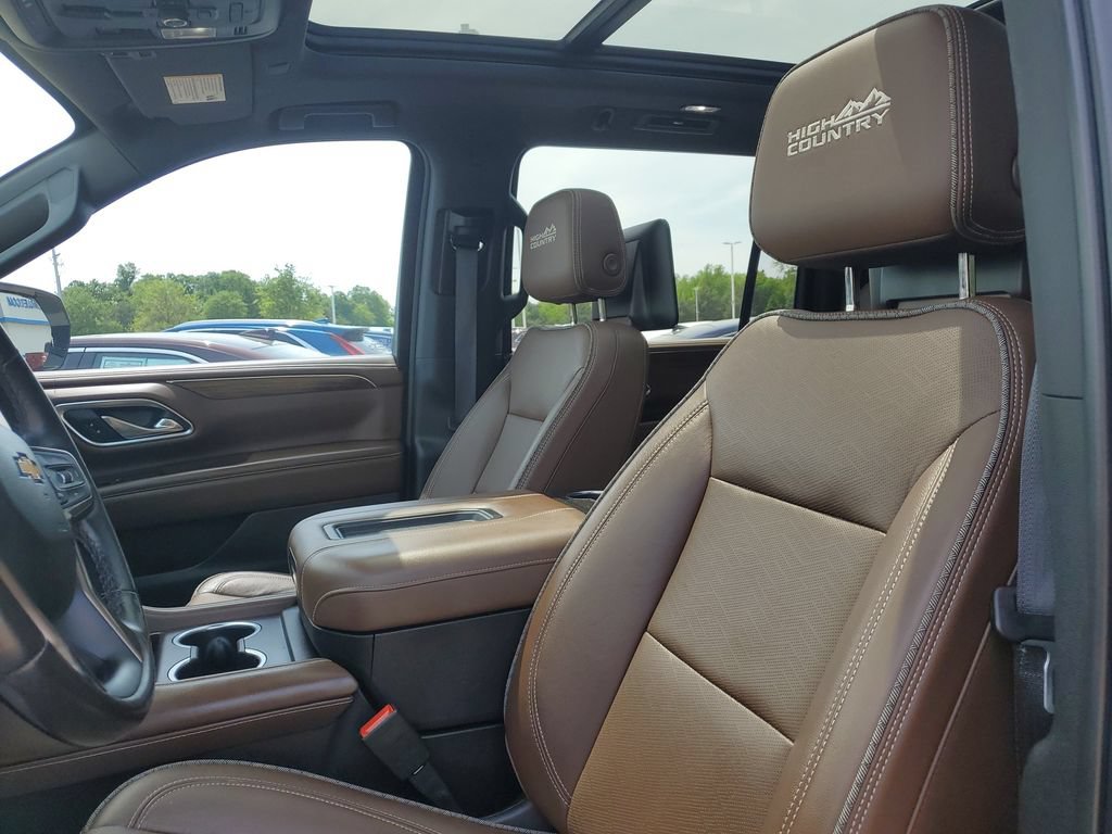 Used 2021 Chevrolet Suburban High Country AWD/4WD image 6