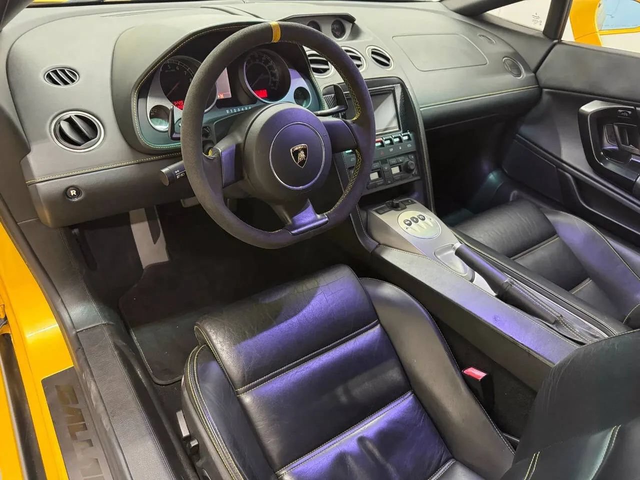 Used 2006 Lamborghini Gallardo AWD/4WD image 2