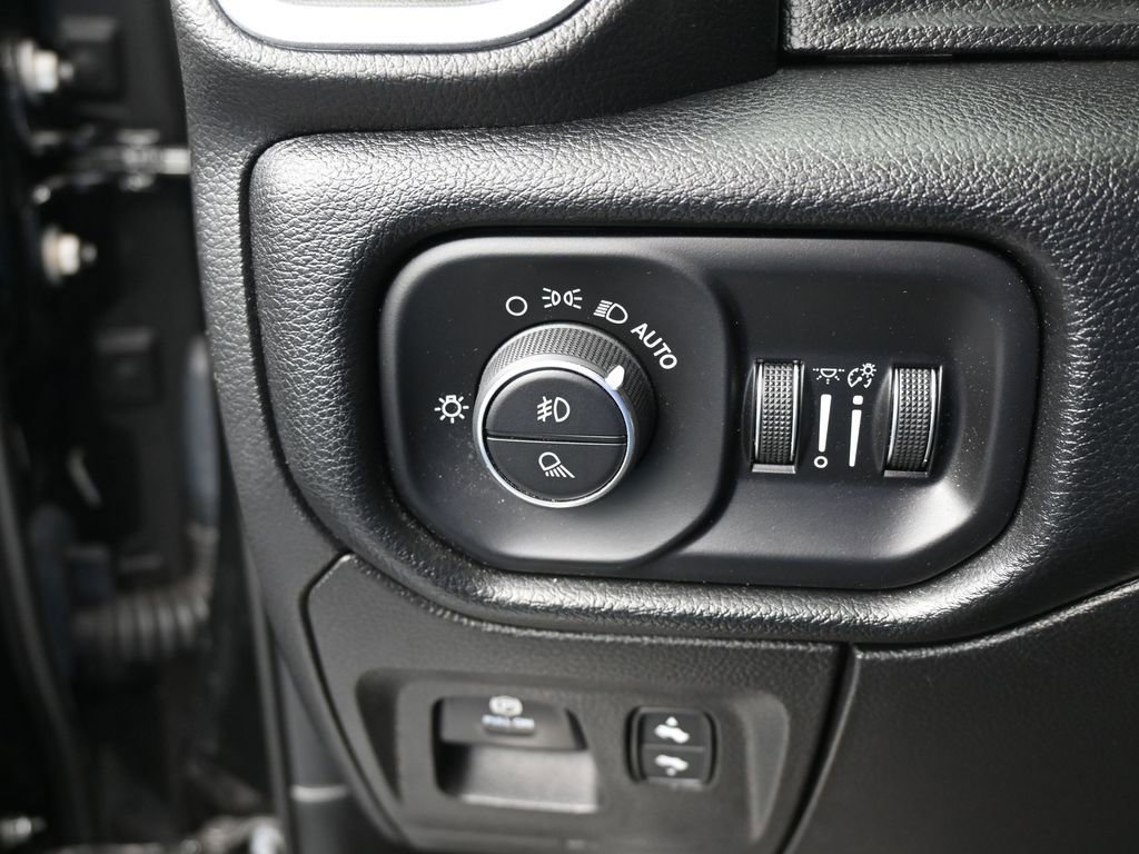 Used 2020 RAM 1500 Laramie image 34