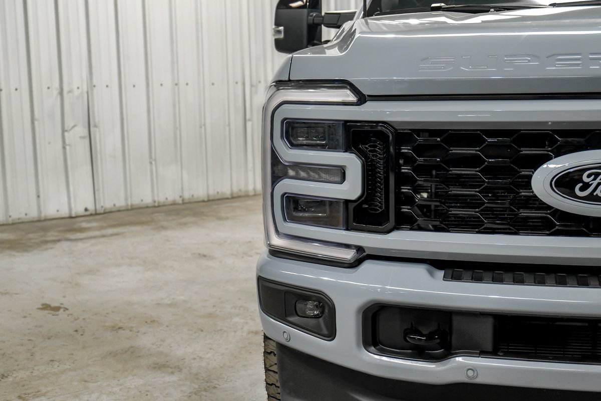 Used 2025 Ford F350 Platinum AWD/4WD image 49