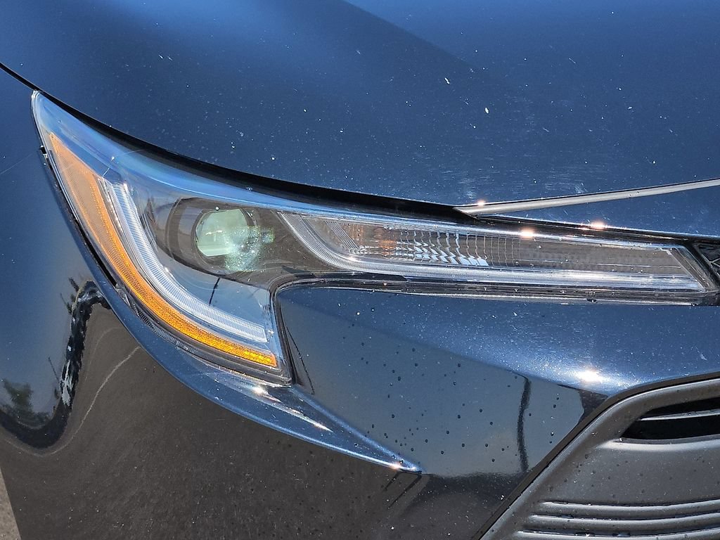 Used 2025 Toyota Corolla LE FWD image 8