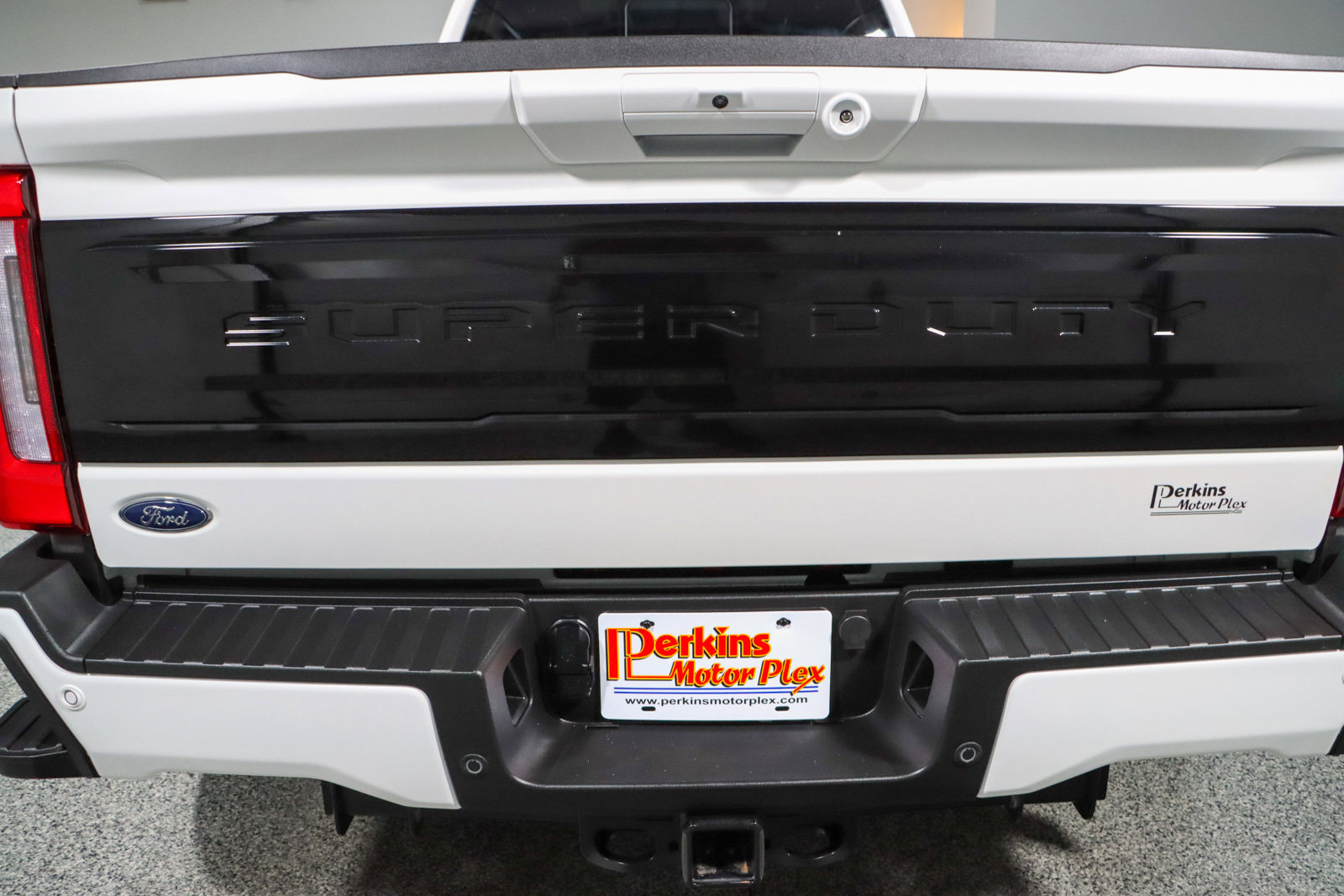 Used 2025 Ford F450 Platinum w/ FX4 Off-Road Package AWD/4WD image 8