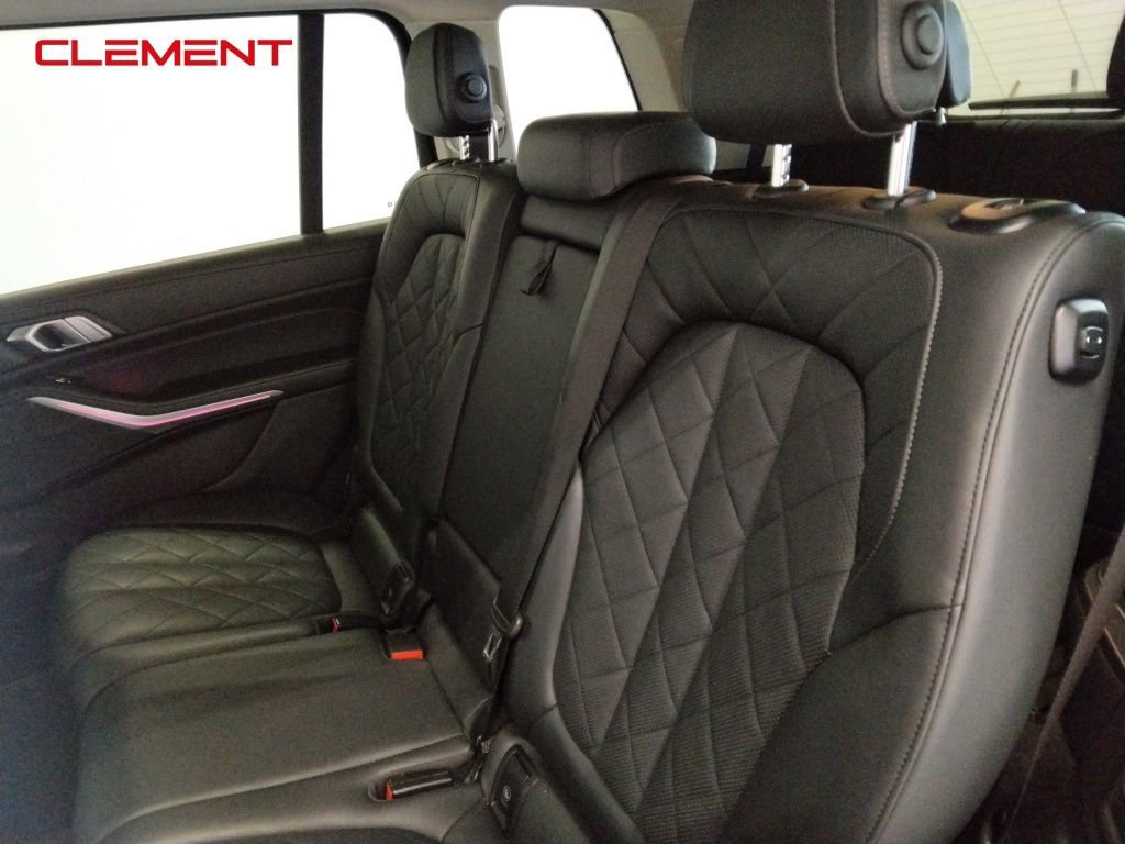 Used 2023 BMW X7 xDrive40i image 34