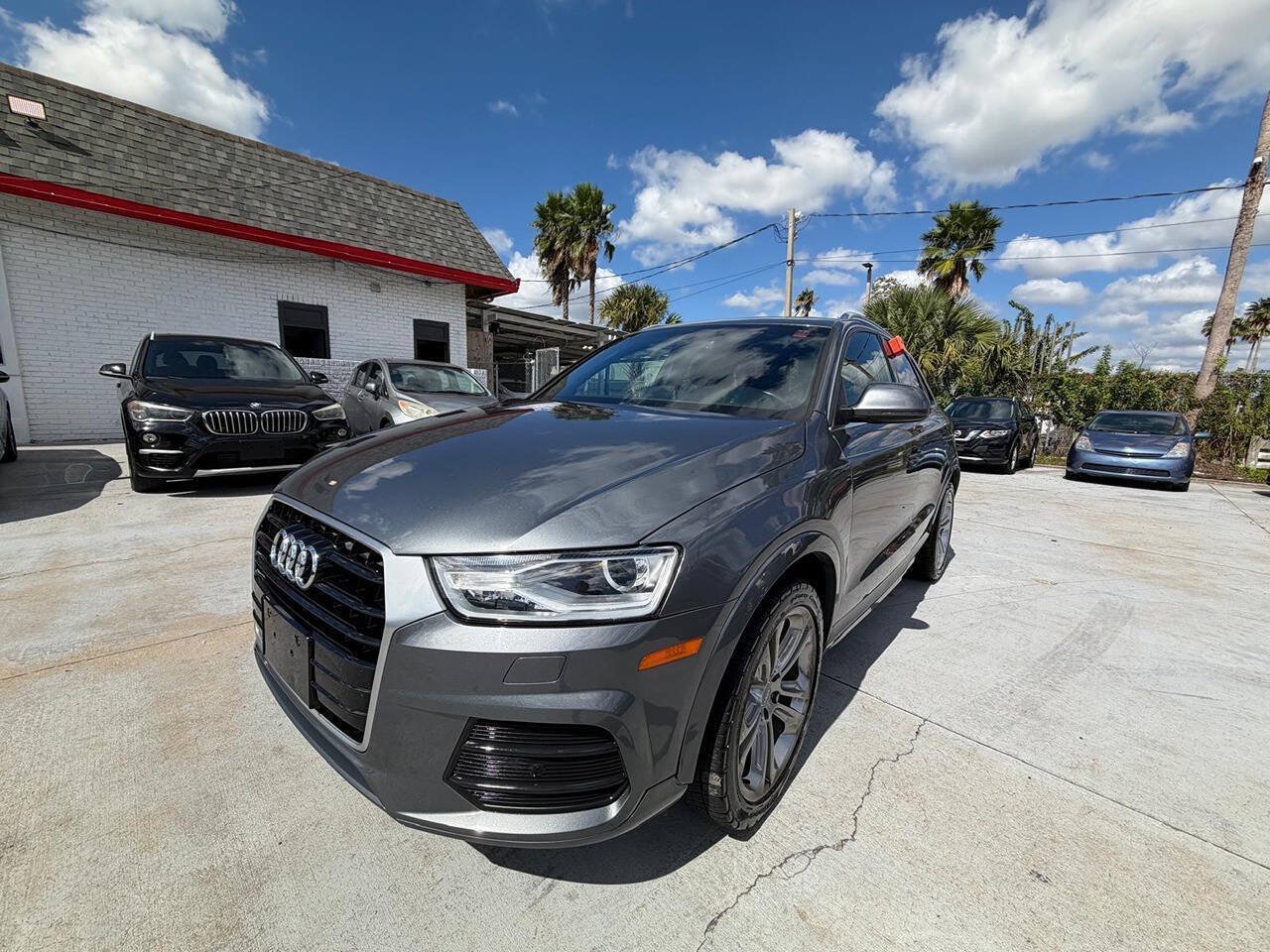 Used 2017 Audi Q3 2.0T Premium Plus FWD image 2
