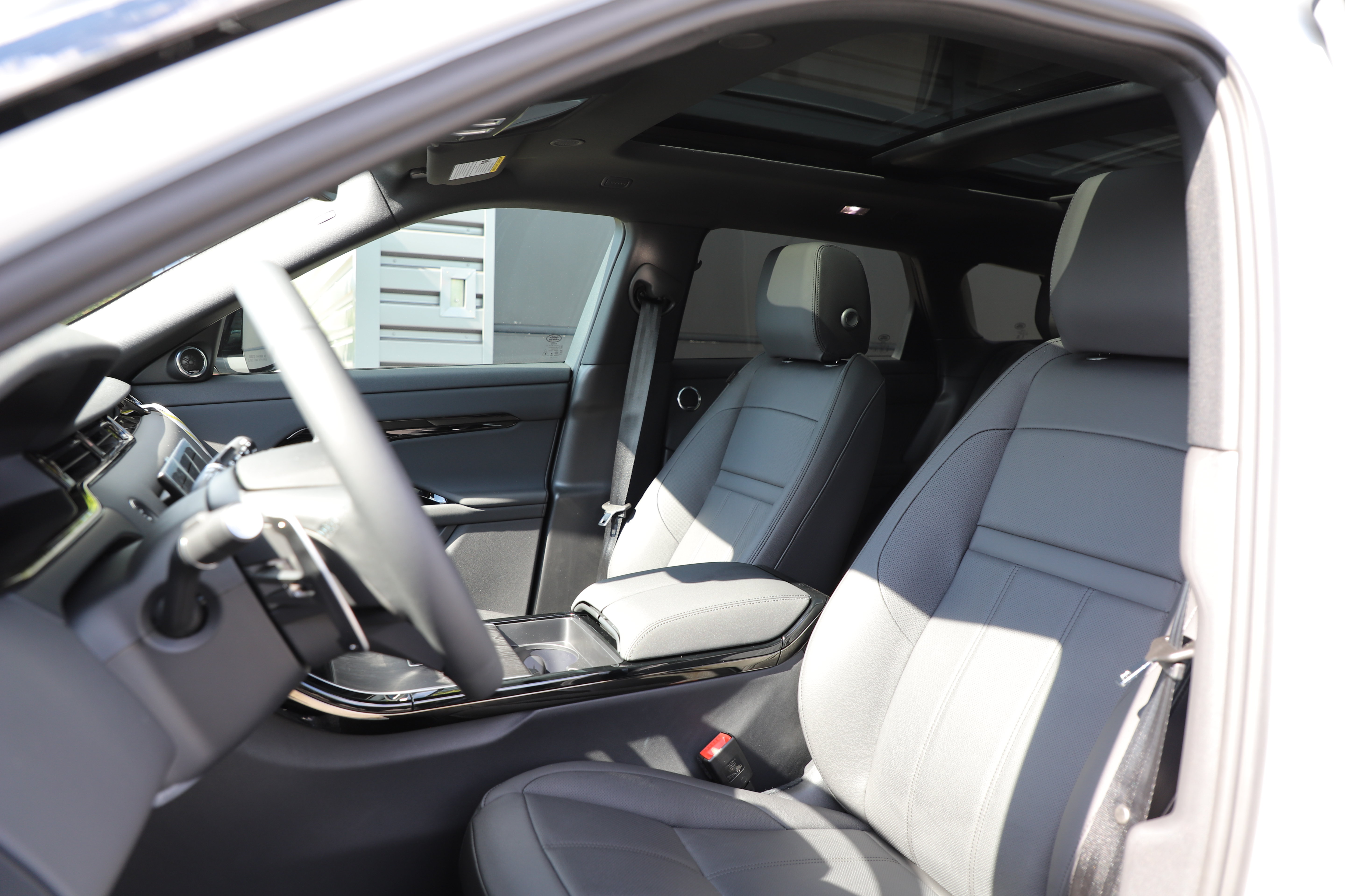 New 2026 Land Rover Range Rover Evoque S AWD/4WD image 17