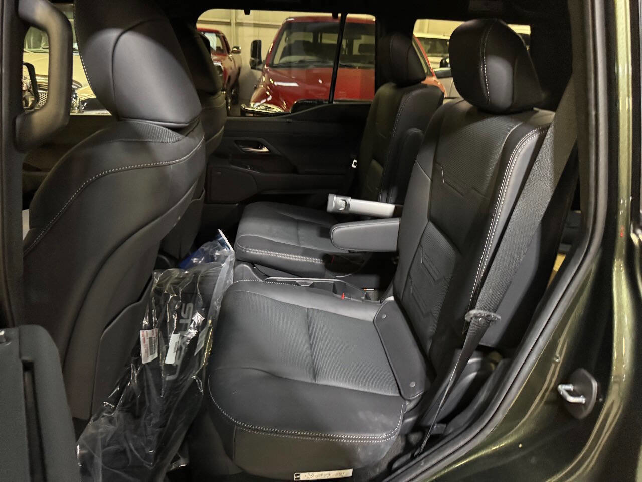 Used 2025 Lexus GX 550 w/ Accessory Package (2T) AWD/4WD image 17