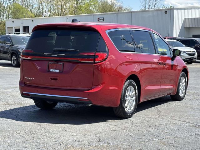 New 2027 Chrysler Pacifica Select FWD image 31