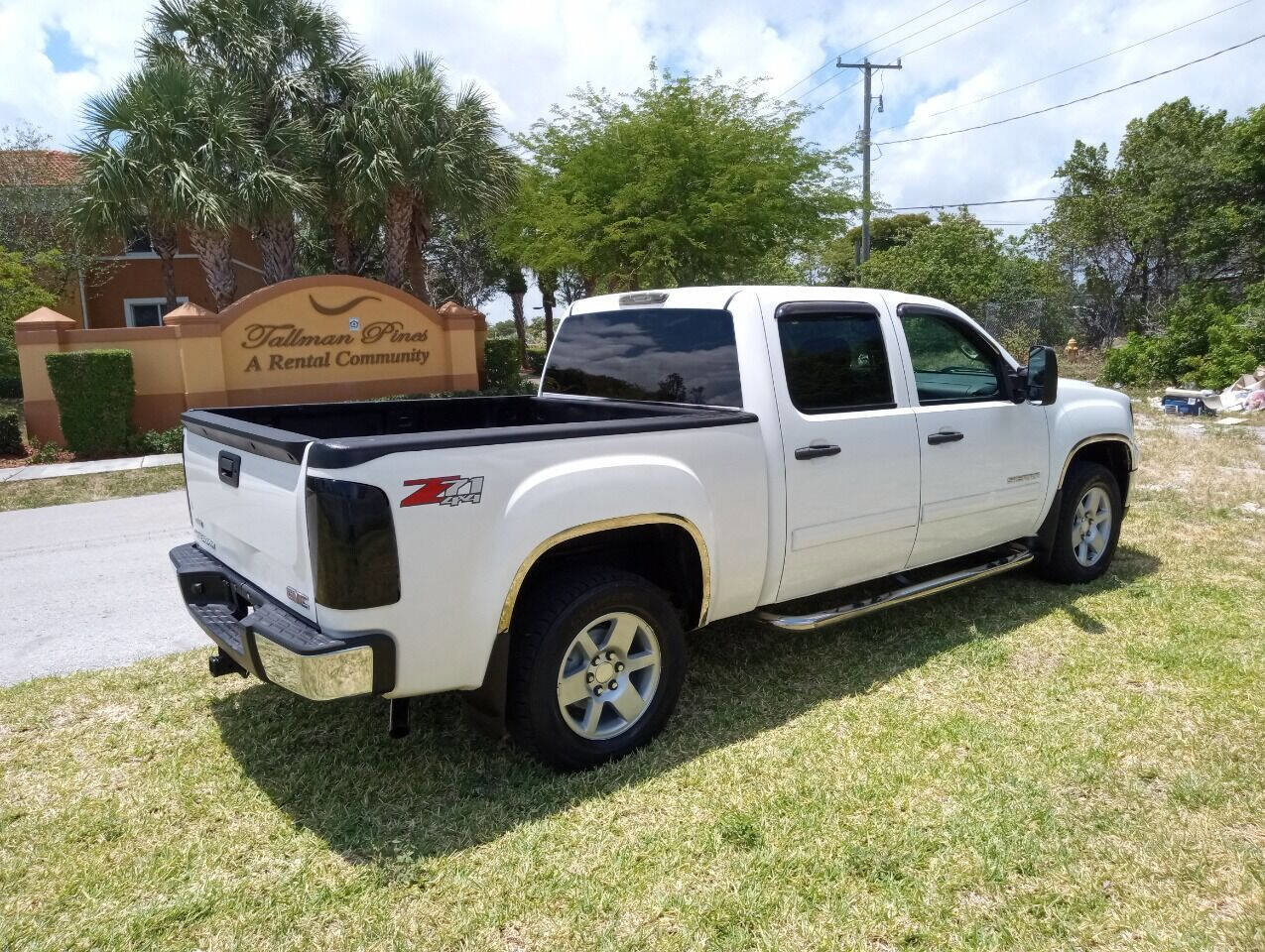 Used 2010 GMC Sierra 1500 SLE w/ Power Pack Plus image 7