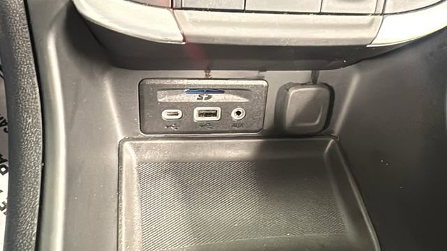 Used 2024 GMC Terrain SLT image 29