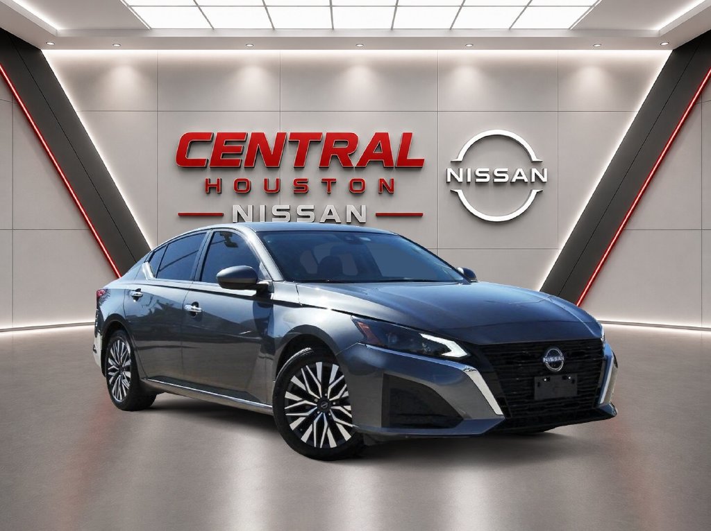 Used 2024 Nissan Altima 2.5 SV w/ SV Premium Package FWD image 1