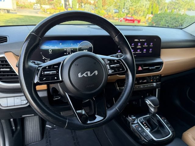 Used 2024 Kia Seltos EX FWD image 13