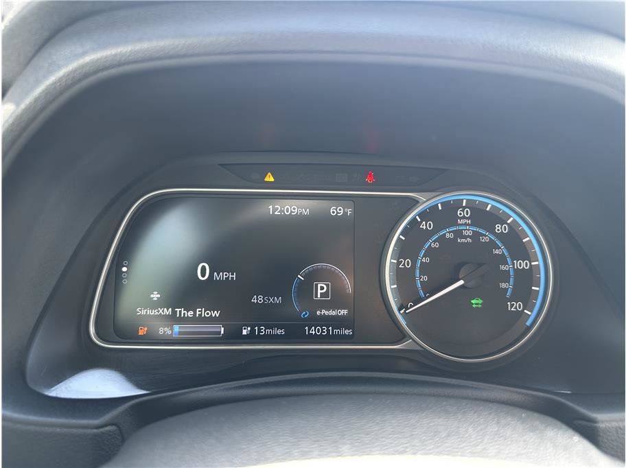 Used 2025 Nissan Leaf S FWD image 19