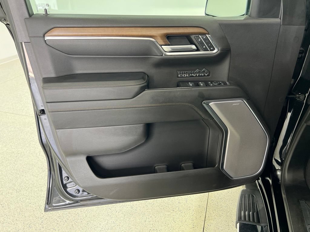 Used 2024 Chevrolet Silverado 1500 High Country w/ Technology Package AWD/4WD image 20