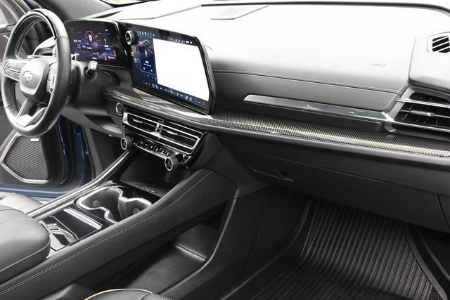 Used 2025 Chevrolet Traverse High Country w/ LPO, Floor Liner Package FWD image 31