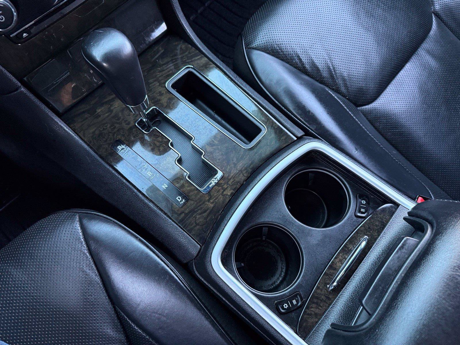 Used 2014 Chrysler 300 C RWD image 42