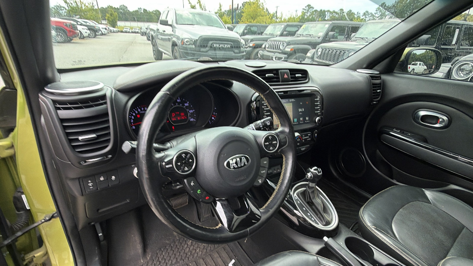 Used 2014 Kia Soul + w/ Primo Package FWD image 24