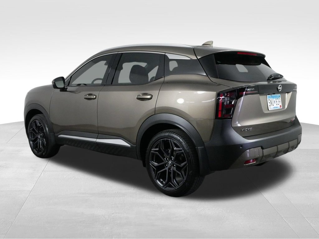 Used 2025 Nissan Kicks SR w/ SR Premium Package AWD/4WD image 8
